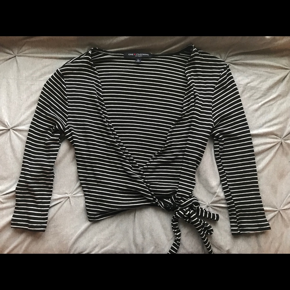 Striped crop top with tie